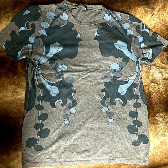 GUCCI Mens Large T Shirt grey with blue tone flowers 100% cotton - Picture 1 of 5